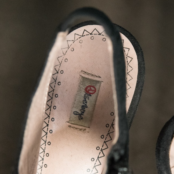 Black Open Toe Heels - Picture 2 of 5